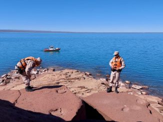 Officers patrolling the Ezequiel Ramos Mexia Reservoir on the Argentinean side of Patagonia found the prehistoric footprints of a bipedal dinosaur that lived in the area. (Argentine Naval Prefecture/Zenger)