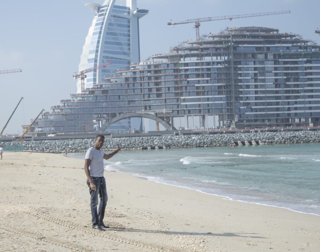 ‘Hold My Mail’ Travels with Louis Vanleer – DUBAI:  The Safe and Exotic City