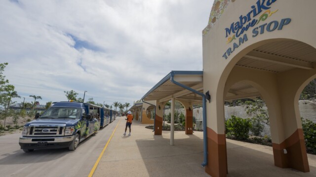 Mabrika Cove is the arrival point for Disney Lookout Cay at Lighthouse Point on the island of Eleuthera in The Bahamas, debuting in June 2024, where guests immediately experience the warmth of Bahamian culture (Kent Phillips, Photographer). © Disney